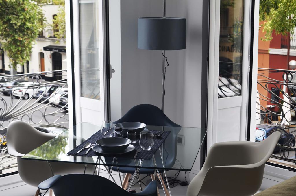 Apartamentos Adriano Sevilla Eksteriør billede