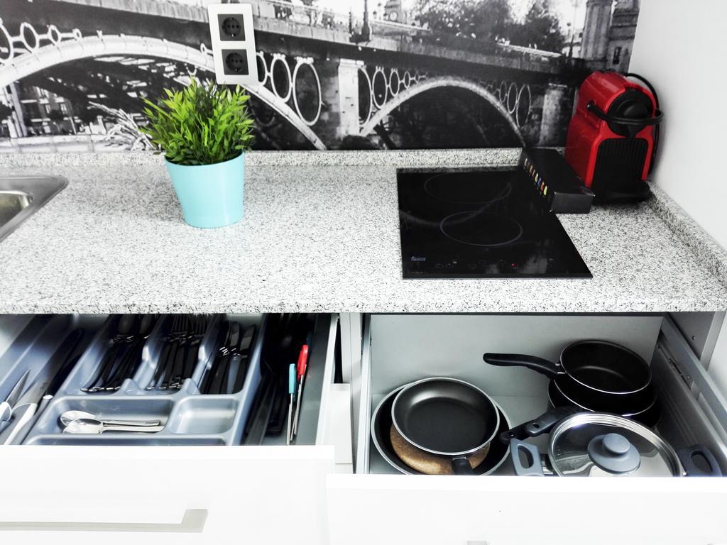Apartamentos Adriano Sevilla Eksteriør billede