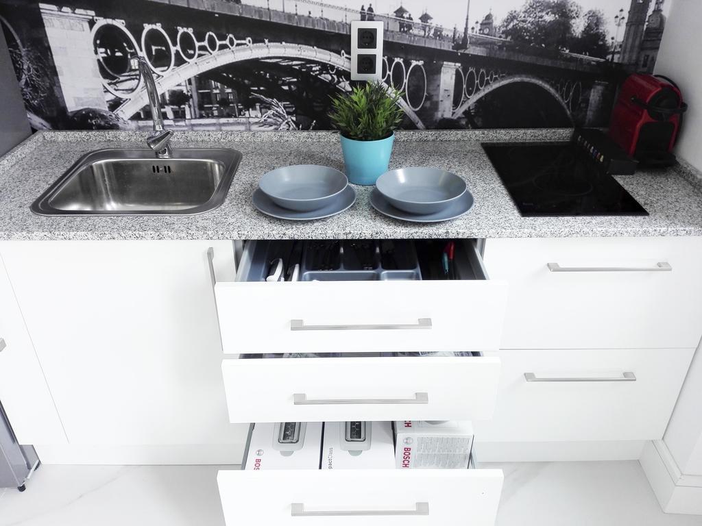 Apartamentos Adriano Sevilla Eksteriør billede