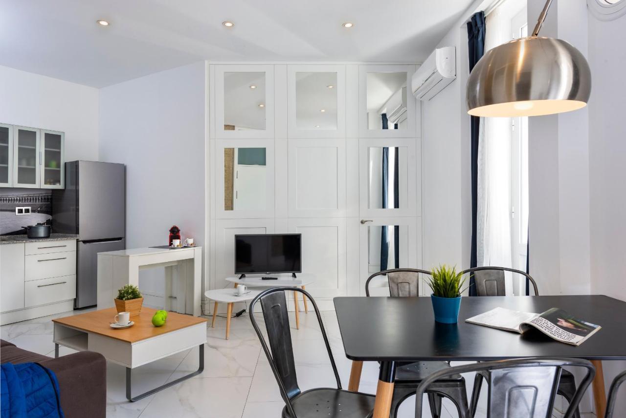 Apartamentos Adriano Sevilla Eksteriør billede
