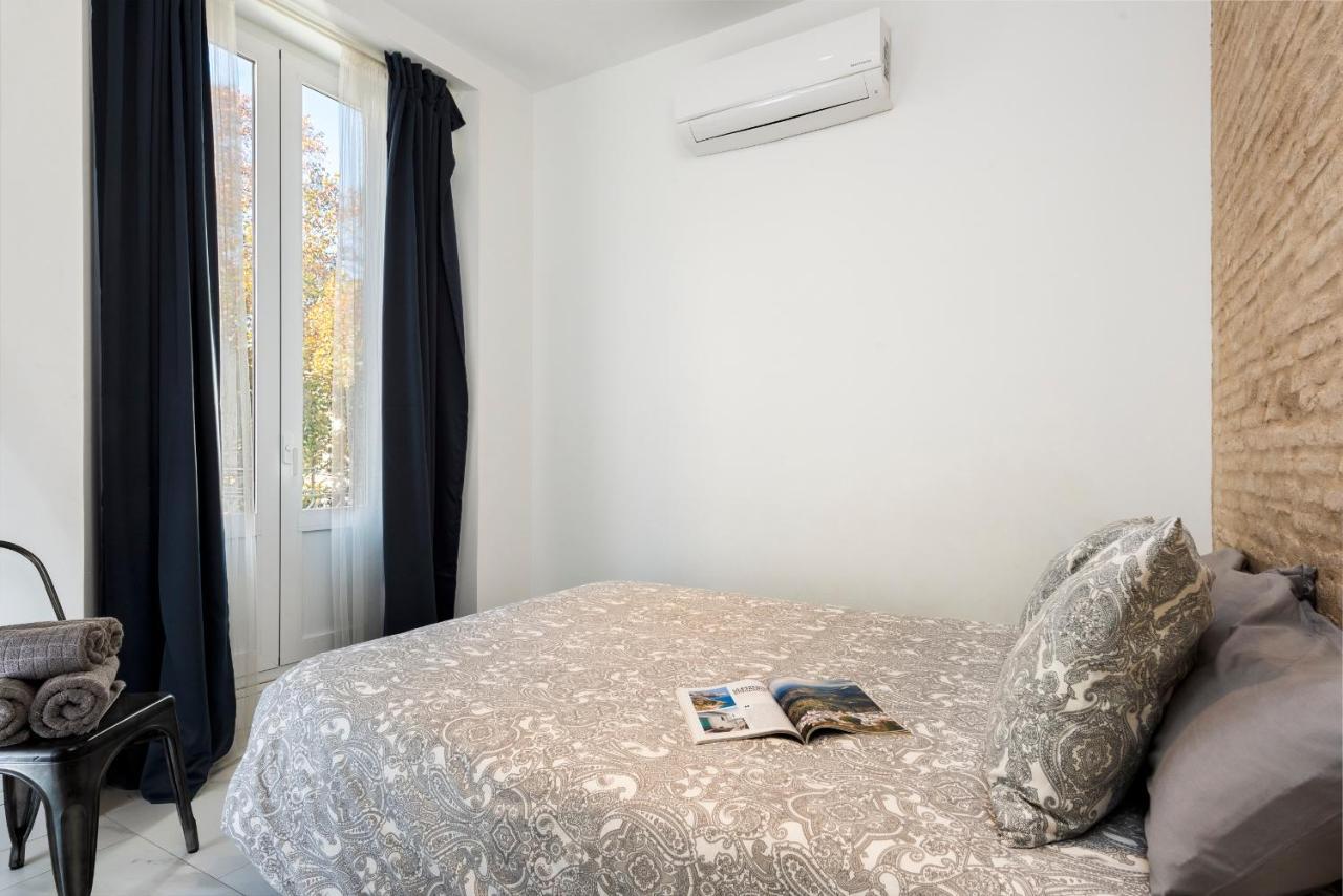 Apartamentos Adriano Sevilla Eksteriør billede