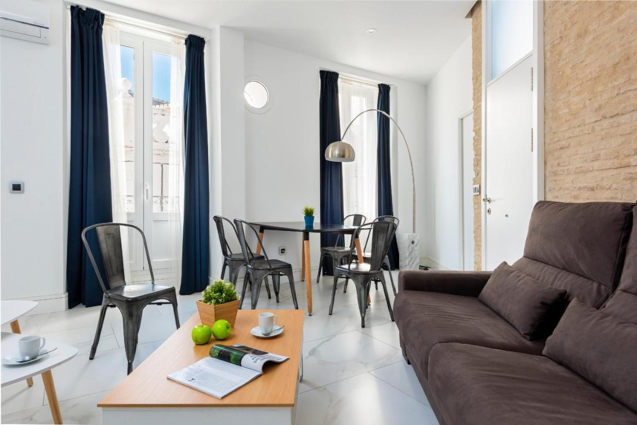 Apartamentos Adriano Sevilla Eksteriør billede