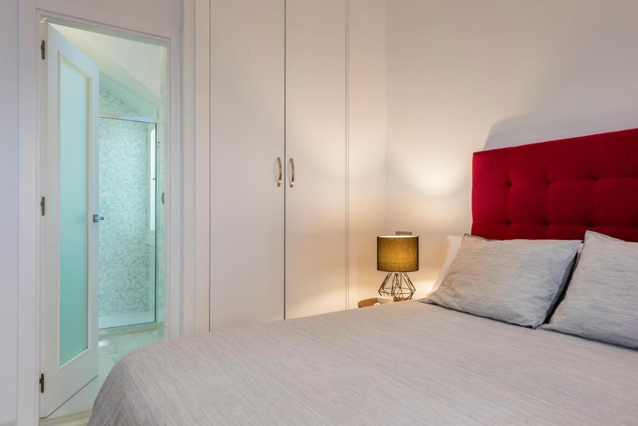 Apartamentos Adriano Sevilla Eksteriør billede