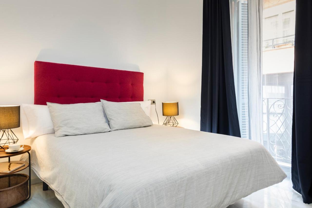 Apartamentos Adriano Sevilla Eksteriør billede