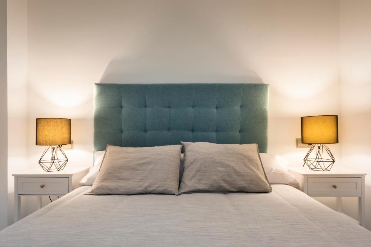 Apartamentos Adriano Sevilla Eksteriør billede