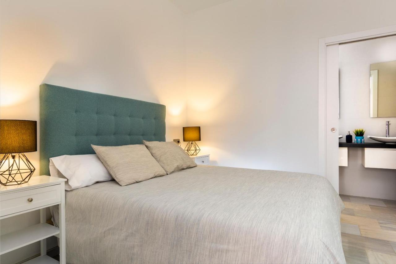 Apartamentos Adriano Sevilla Eksteriør billede