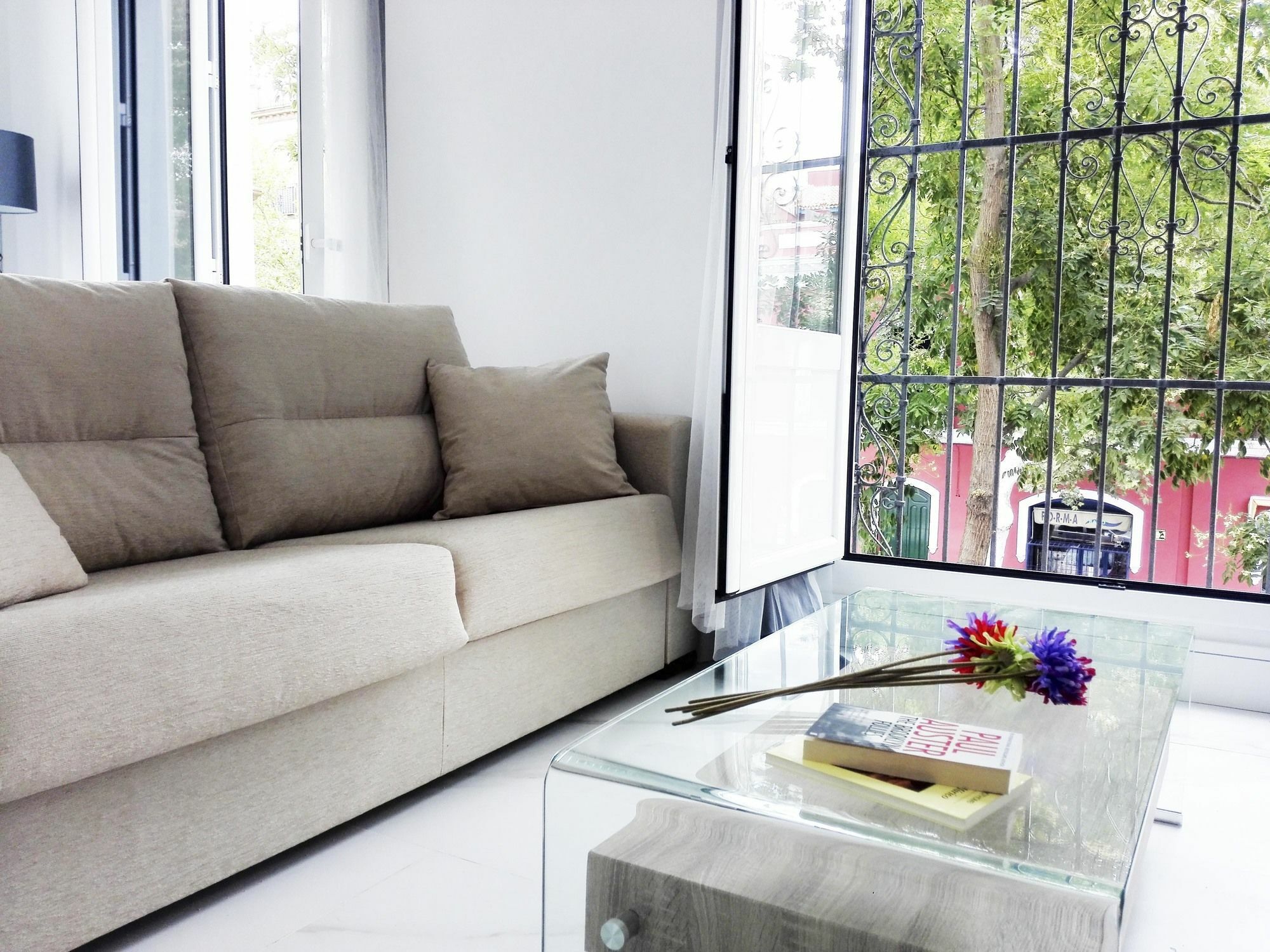 Apartamentos Adriano Sevilla Eksteriør billede